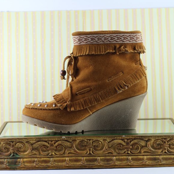 SoftMoc Suede Trinity Boot - Picture 6 of 16